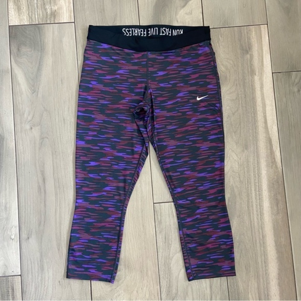 Nike Dri Fit Purple Camo RUN FAST LIVE FEARLESS Capri Leggings‎ Women’s Size Lg